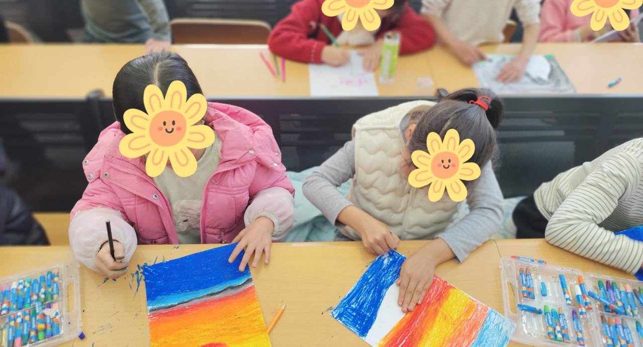 以画为镜：一场“看见”自我的艺术之旅